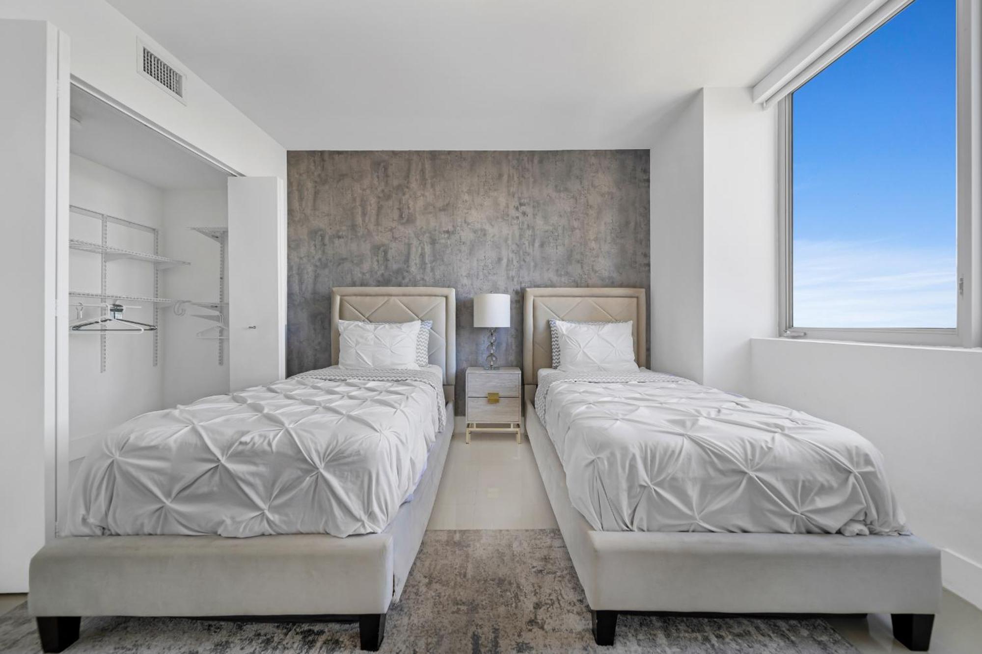 Resort-Style Living With Direct Ocean Views - 3Br Beauty Hallandale Beach Exterior foto