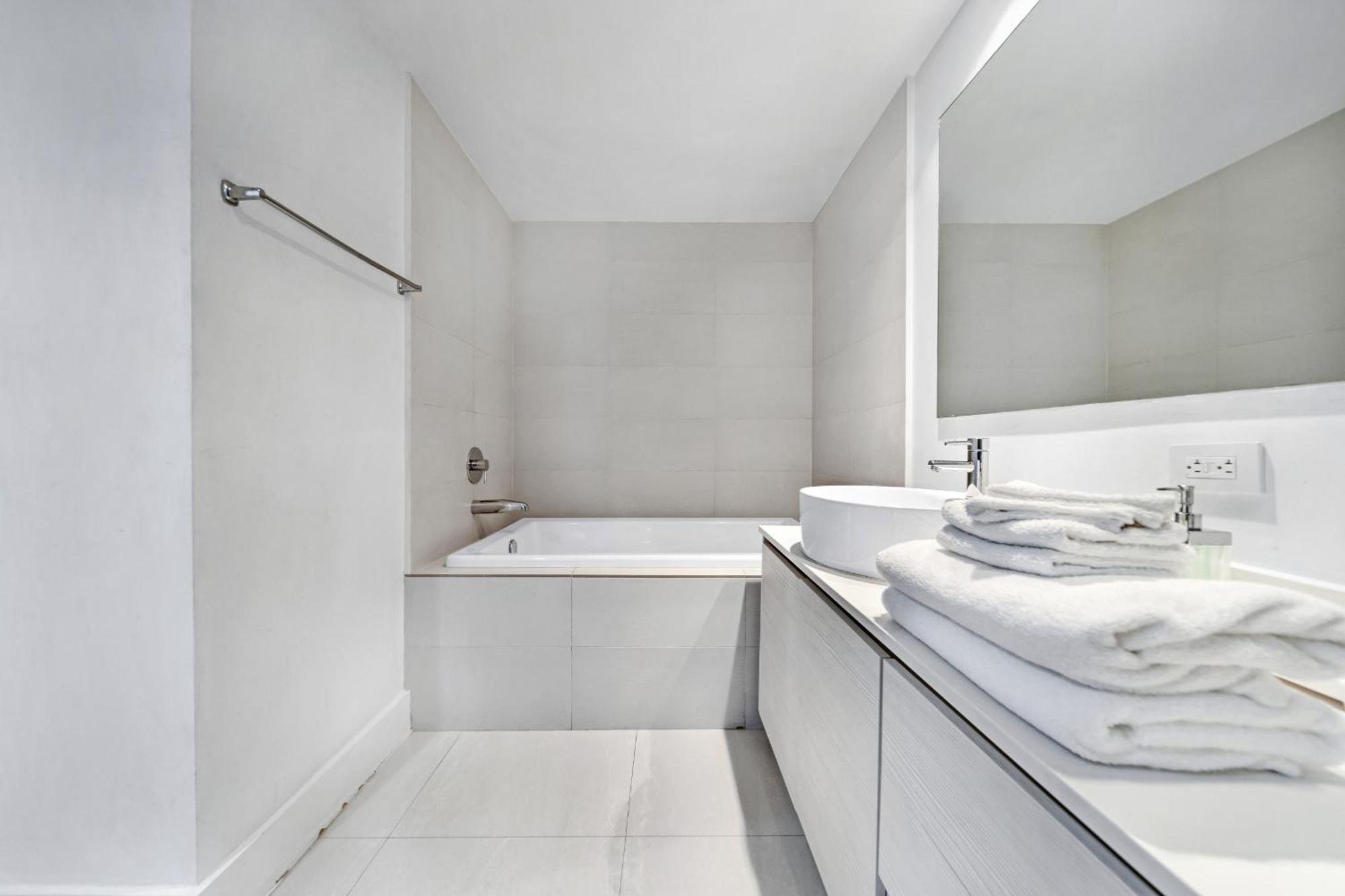 Resort-Style Living With Direct Ocean Views - 3Br Beauty Hallandale Beach Exterior foto